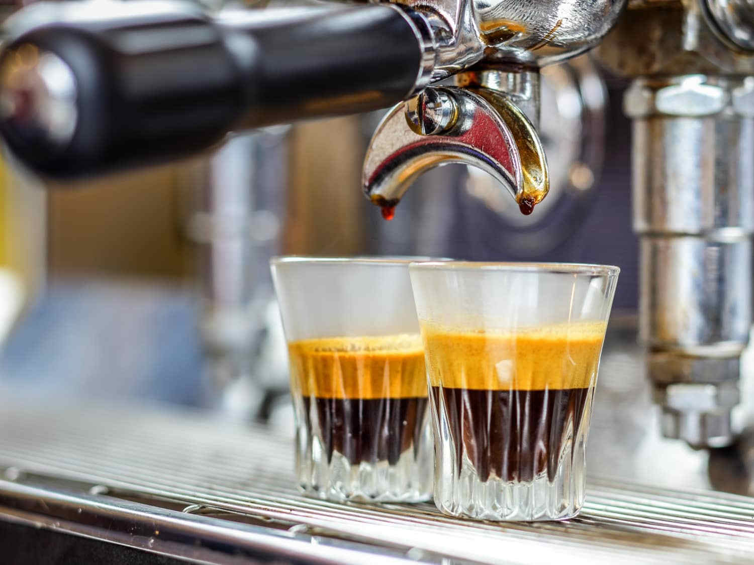چگونه از دستگاه اسپرسو ساز قهوه بگیریم؟